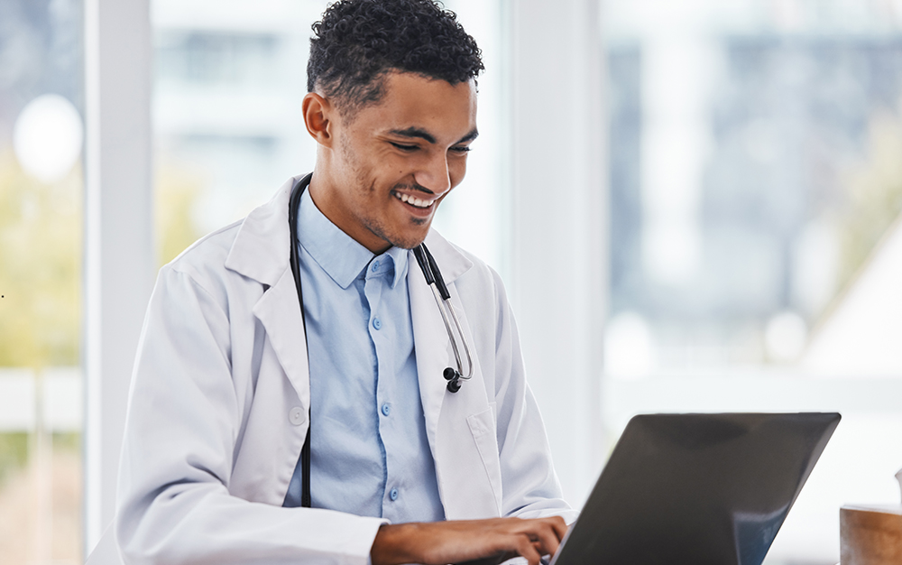 male_med_student_computer